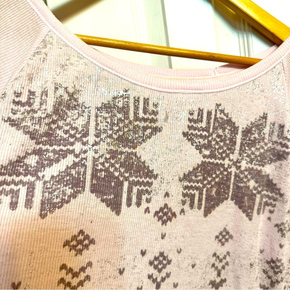 American Eagle Women's XL Blouse 3/4 Sleeve LtPink w/ Iridescent Snowflakes Top - Picture 3 of 5